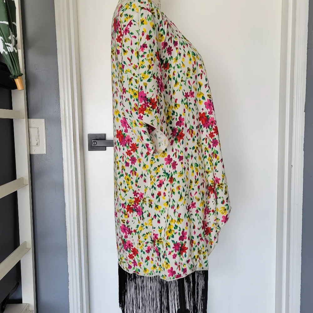 LuLaroe White Floral Fringed Boho Kimono Size‎ S